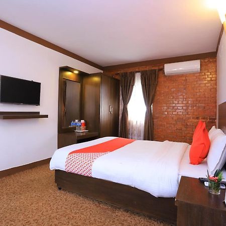 Oyo 591 Hotel Blue Moon Dharampur エクステリア 写真