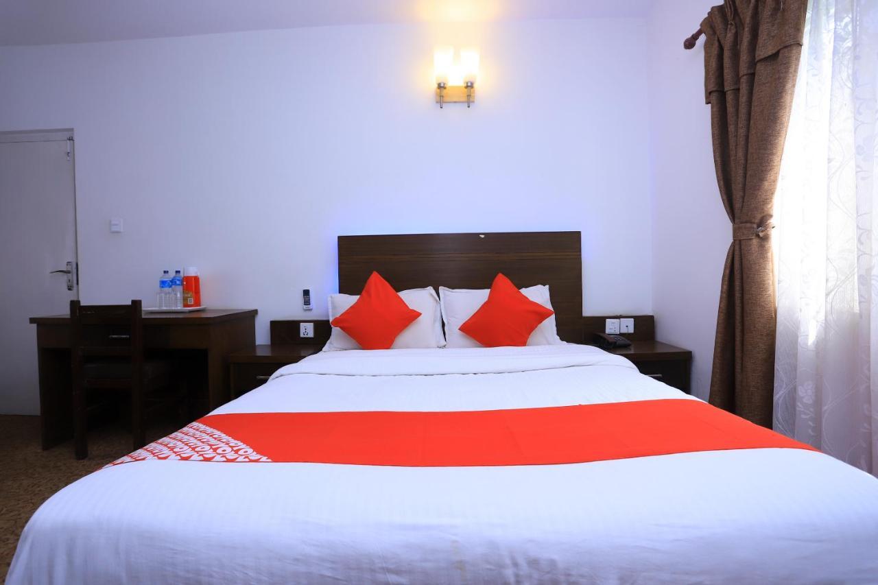 Oyo 591 Hotel Blue Moon Dharampur エクステリア 写真