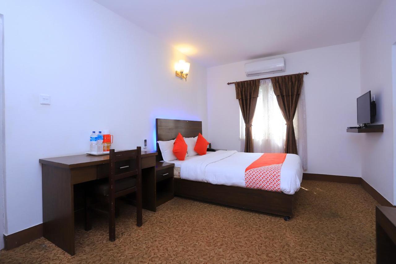 Oyo 591 Hotel Blue Moon Dharampur エクステリア 写真