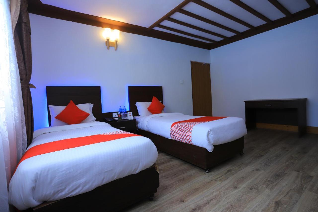 Oyo 591 Hotel Blue Moon Dharampur エクステリア 写真